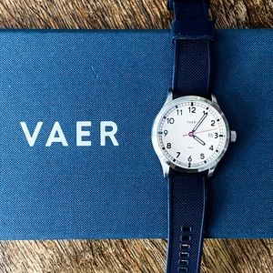 VAER outdoor and Surf Watch